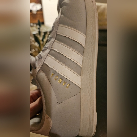 ADIDAS SAMOA in Grey/White. Gold details. Size 7.5 - Picture 4 of 16